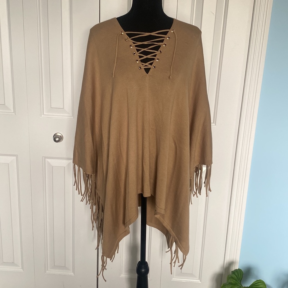 Chico’s One Size Fits All Tan Poncho/Shrug Cape With Details and Tassels